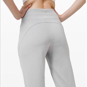 Lululemon metro miles jogger light gray Size 6